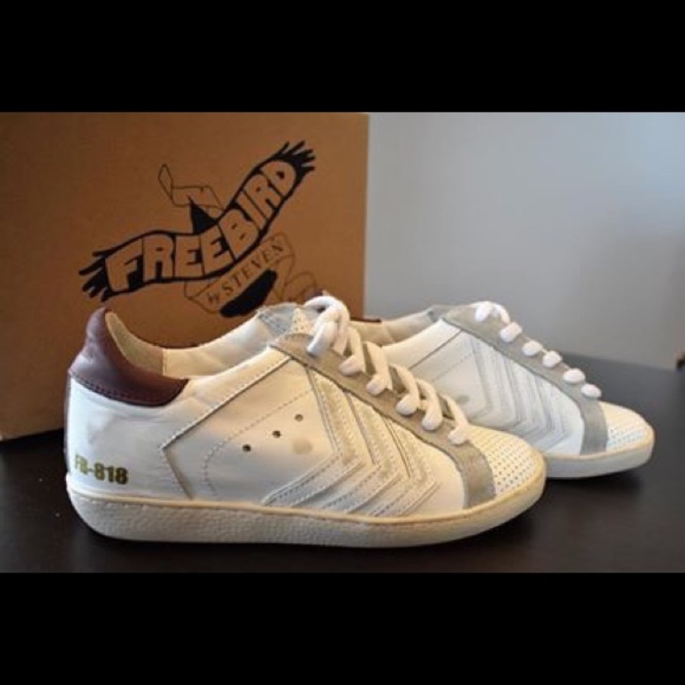 FB-818 Freebird by Steve Madden Sneakers
